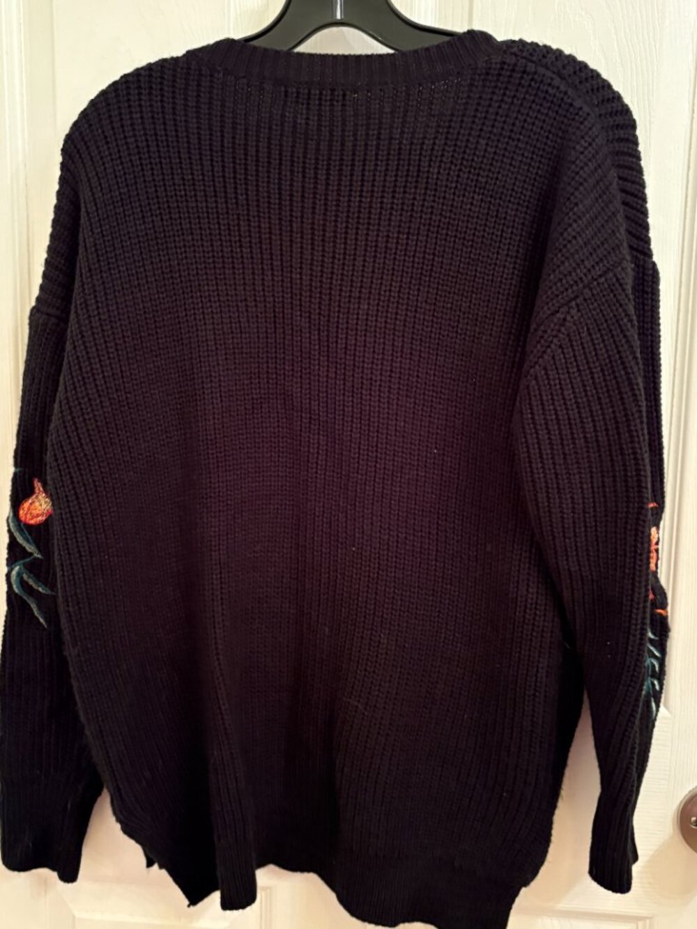 Jealous Tomato Black Sweater Floral Embroidery on Chest & Arm size M - Picture 2 of 7